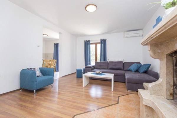 Apartments "Alen" Nedeščina Eksteriør bilde