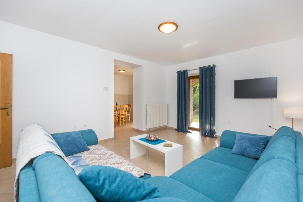 Apartments "Alen" Nedeščina Eksteriør bilde