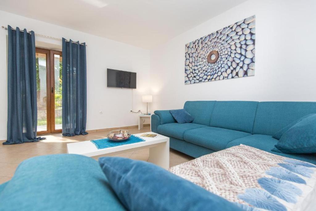 Apartments "Alen" Nedeščina Eksteriør bilde