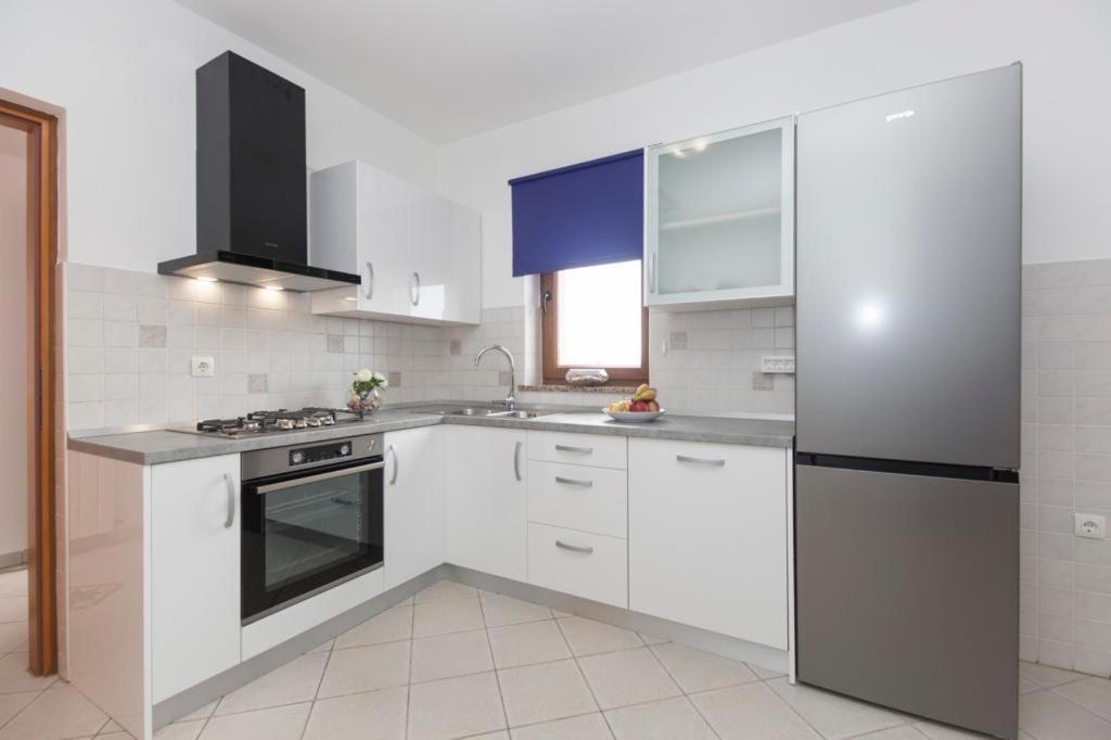 Apartments "Alen" Nedeščina Eksteriør bilde
