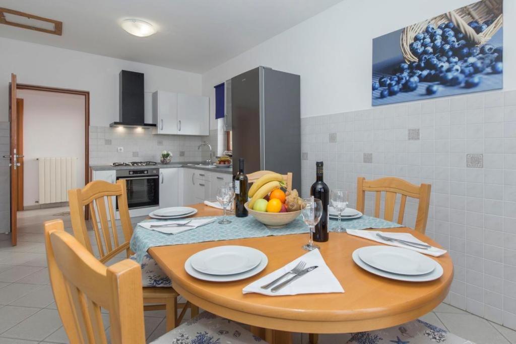 Apartments "Alen" Nedeščina Eksteriør bilde