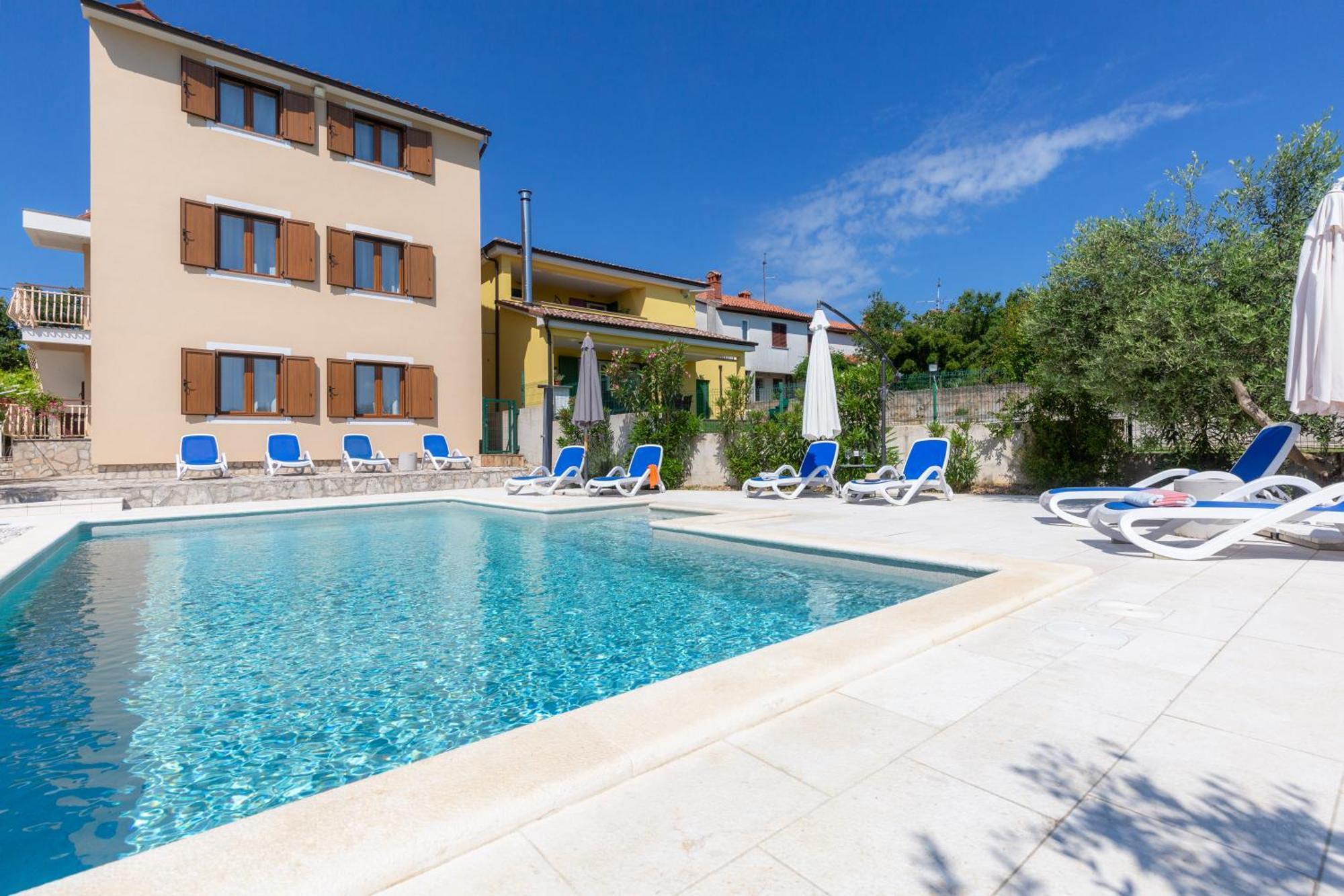 Apartments "Alen" Nedeščina Eksteriør bilde